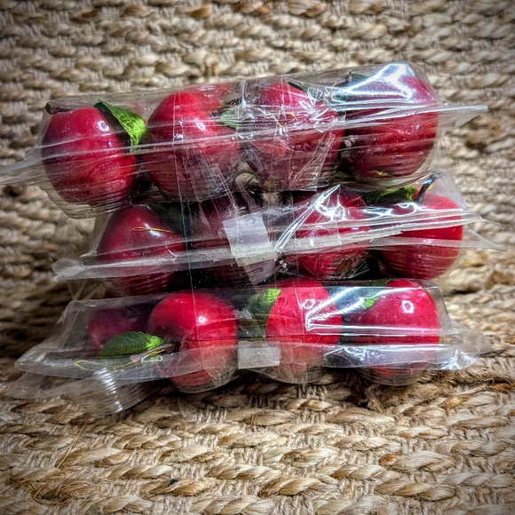 Set Of 23 Miniature Red Apple VINTAGE Ornaments 🍎 Christmas. Size 2.25" - Picture 1 of 4